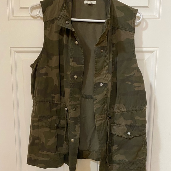 Camo Vest - Picture 1 of 2